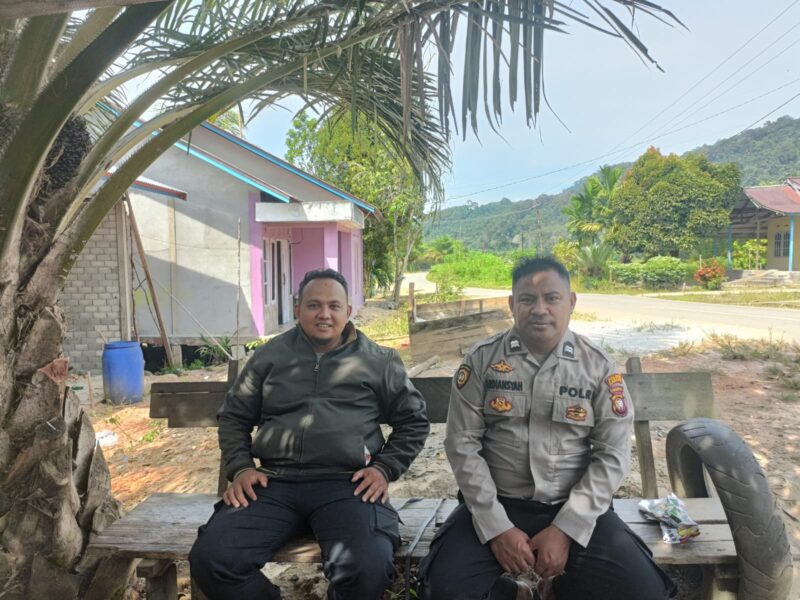 Suasana Akrab Polisi Duduk Bersama Warga, Sampaikan Pesan Kamtibmas di Sebangki