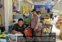 Patroli Dialogis Polsek Air Besar, Polisi Ajak Pemilik Warung Jaga Keamanan