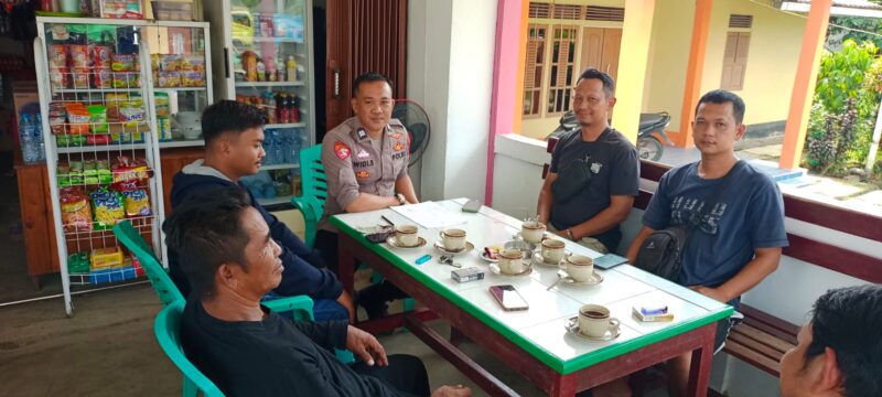 Personel Polsek Menjalin Sambang Warga, Pastikan Situasi Aman dan Kondusif