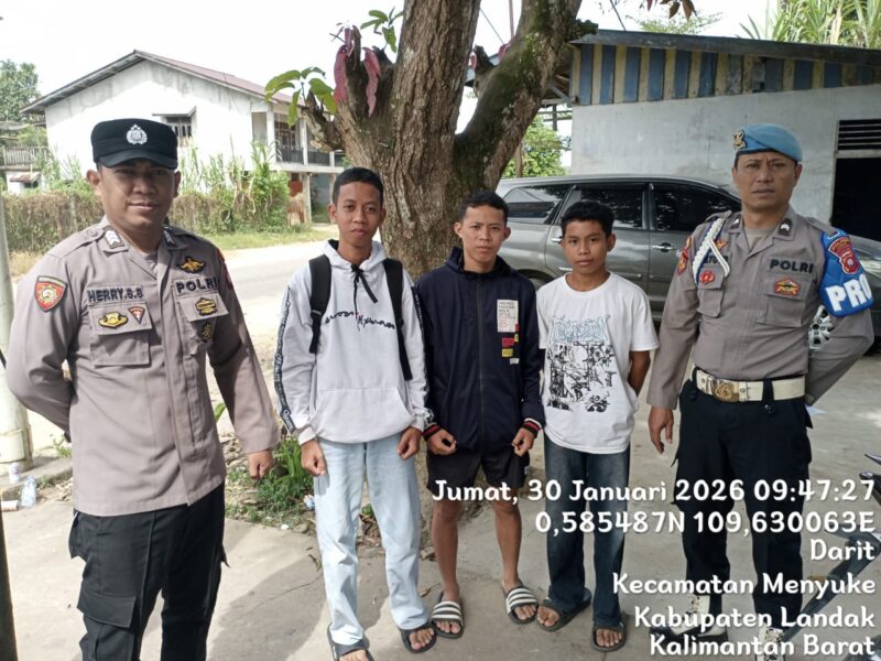 Polsek Menyuke Laksanakan Patroli dan Sambang Warga untuk Jaga Kamtibmas