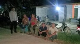 Dialog Santai di Patroli Malam, Polsek Sebangki Dekatkan Diri dengan Masyarakat