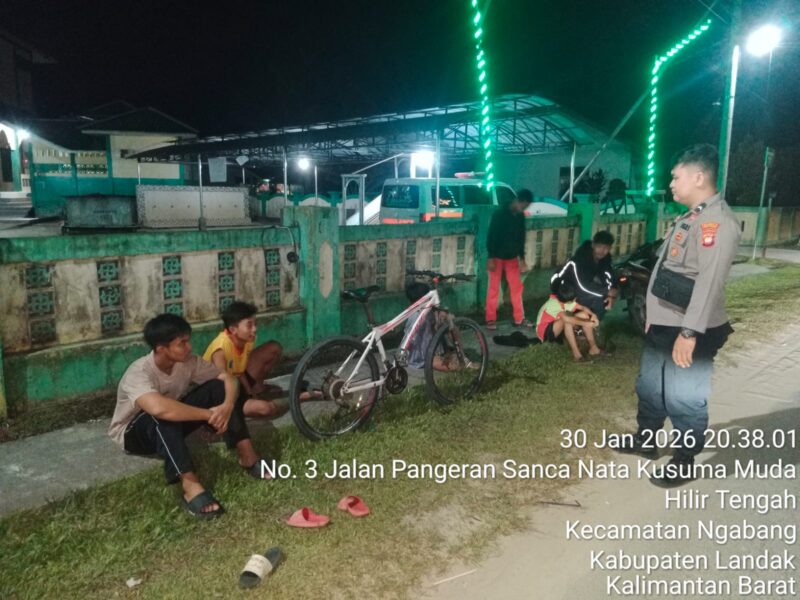 Polsek Ngabang Tingkatkan Patroli Malam Demi Tekan Kriminalitas Wilayah