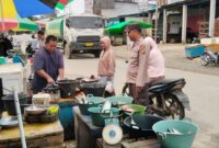 Polisi Datangi Lapak Ikan, Aktivitas Pasar Sengah Temila Tetap Kondusif