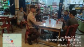 Patroli Malam Rutin, Polsek Air Besar Ajak Warga Jaga Keamanan