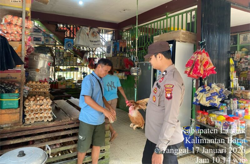 Polisi Lakukan Patroli Dialogis di Pasar Meranti, Pedagang Ayam Diberi Imbauan Kamtibmas