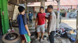 Polsek Mandor Tingkatkan Kewaspadaan Karyawan Lewat Patroli Siang