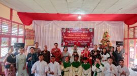 Kanit Binmas Polsek Kuala Behe Hadiri Perayaan Natal SMPN 1, Bangun Kebersamaan Sekolah dan Warga