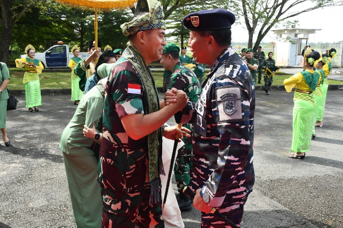 Sinergi TNI di Bumi Khatulistiwa, Dankodaeral XII Sambut Kedatangan Pangdam XII/Tanjungpura