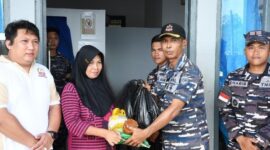 Bakti Sosial TNI AL: Kodaeral XII Bantu Nelayan dan Warga Pesisir Kubu Raya