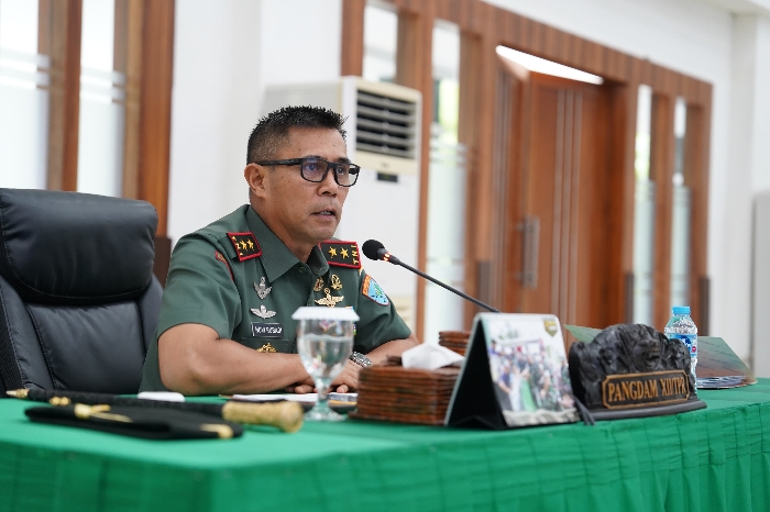 Panglima Komando Daerah Militer XII/Tanjungpura, Mayjen TNI Novi Rubadi Sugito, S.I.P., M.Si.,