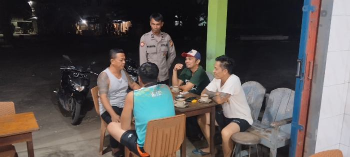 Patroli Dialogis Polsek Sengah Temila, Polisi Dekatkan Diri dengan Warga