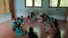 Babinsa Koramil Sejangkung Kawal Pendistribusian Makanan Bergizi Gratis untuk PAUD