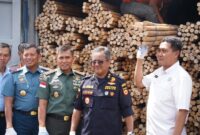 Hadiri Konferensi Pers Bea Cukai, Pangdam XII/Tpr Tegas Tolak Penyelundupan Rotan