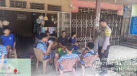 Dekatkan Diri dengan Pelajar, Polsek Air Besar Gelar Patroli Siang Edukatif