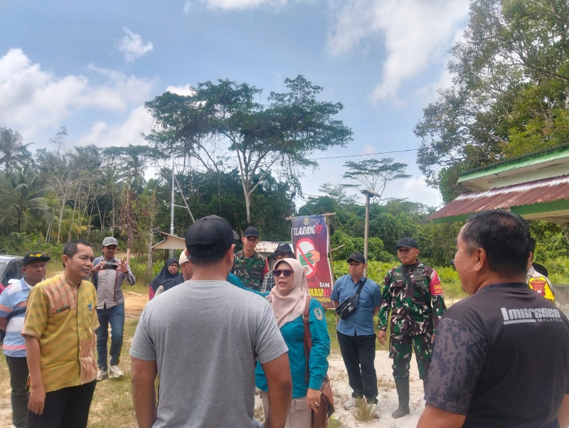 Babinsa Temajuk Dampingi BNPP RI Tinjau Wilayah Perbatasan RI–Malaysia