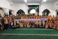 Penuh Khidmat, DCG Sintang Lepas Keberangkatan 94 Jamaah Umroh ke Tanah Suci