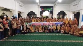 Penuh Khidmat, DCG Sintang Lepas Keberangkatan 94 Jamaah Umroh ke Tanah Suci