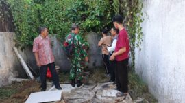 Babinsa Pasiran Dampingi DLH Singkawang Tindaklanjuti Aduan Warga Terkait Bau Limbah