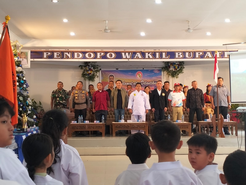 Florensius Ronny Dorong Lemkari Sintang Cetak Atlet dan Generasi Unggul