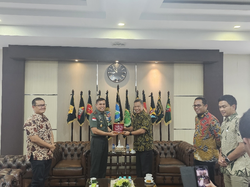 Pangdam XII/Tanjungpura Terima Kunjungan Kehormatan Direksi PT Antam di Makodam