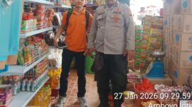 Polisi Ngabang Patroli Lokasi Rawan Tindak Kriminal, Warga Diberi Himbauan Kamtibmas