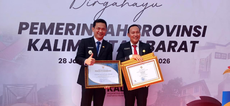 Wabup Sintang Terima 5 Piagam Penghargaan di HUT Ke-69 Pemprov Kalbar