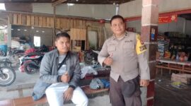 Bhabinkamtibmas Polsek Kuala Behe Sambangi Warga