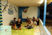 Patroli Malam Polsek Air Besar Duduk Santai Bersama Warga, Perkuat Silaturahmi