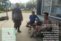 Polsek Air Besar Gelar Patroli Siang, Polisi Sapa Warga dan Imbau Waspada Kejahatan