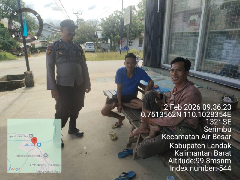Polsek Air Besar Gelar Patroli Siang, Polisi Sapa Warga dan Imbau Waspada Kejahatan
