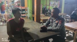 Patroli Dialogis Polsek Menjalin Jaga Keamanan Pasar pada Malam Hari