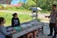 Patroli Siang Polsek Menjalin, Polisi Hadir Beri Rasa Aman ke Warga