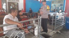 Hadir di Tengah Warga, Polsek Ngabang Gelar Patroli Siang Hari