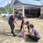 Jaga Kebersihan dan Kekompakan, Kapolsek Menyuke Pimpin Kerja Bakti