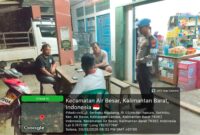 Patroli Malam Humanis Polres Landak: Sinergi Polisi dan Warga Terjaga