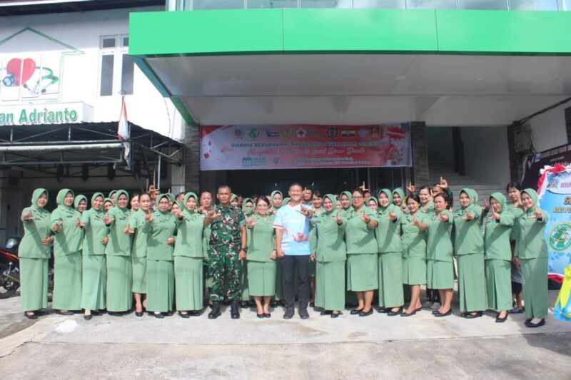 Bakti Sosial Donor Darah Warnai Peringatan HUT ke-80 Persit KCK di Putussibau