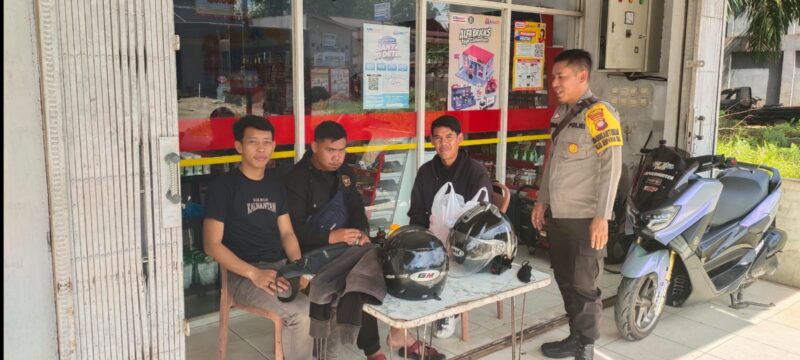 Jaga Kamtibmas Desa, Bhabinkamtibmas Polsek Mempawah Hulu Rutin Sambang Warga