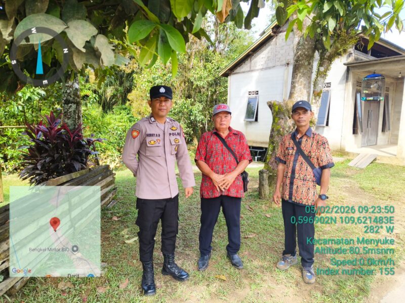 Patroli Siang Polsek Menyuke, Polisi Ajak Warga Aktif Jaga Keamanan