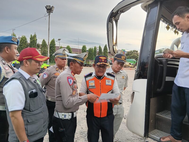 Wakaopsres Polres Melawi Pastikan Angkutan Umum Laik Jalan