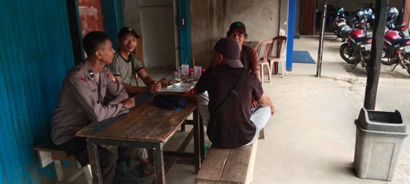 Patroli Siang Humanis, Polisi Sengah Temila Hadir Menyapa dan Jaga Kamtibmas