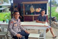 Duduk Satu Meja Jaga Kamtibmas, Polisi dan Warga Sebangki Bangun Keakraban