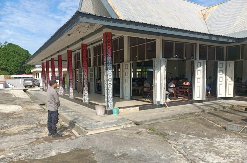 Polisi Hadir, Ibadah Misa Minggu di Menjalin Berlangsung Kondusif