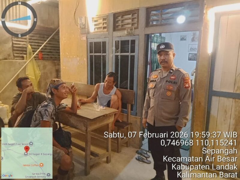 Jaga Keamanan Lingkungan, Polsek Air Besar Lakukan Patroli Malam