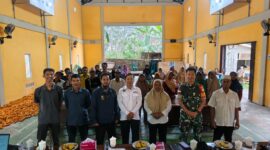 Babinsa Teluk Keramat Dampingi LPJ KSM dan Pelatihan Sanitasi di Desa Samustida