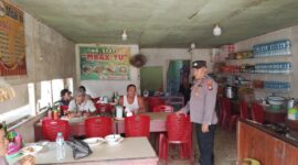 Patroli Rutin Polsek Kuala Behe Jaga Kamtibmas Pasar Kuala Behe