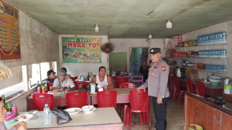 Patroli Rutin Polsek Kuala Behe Jaga Kamtibmas Pasar Kuala Behe