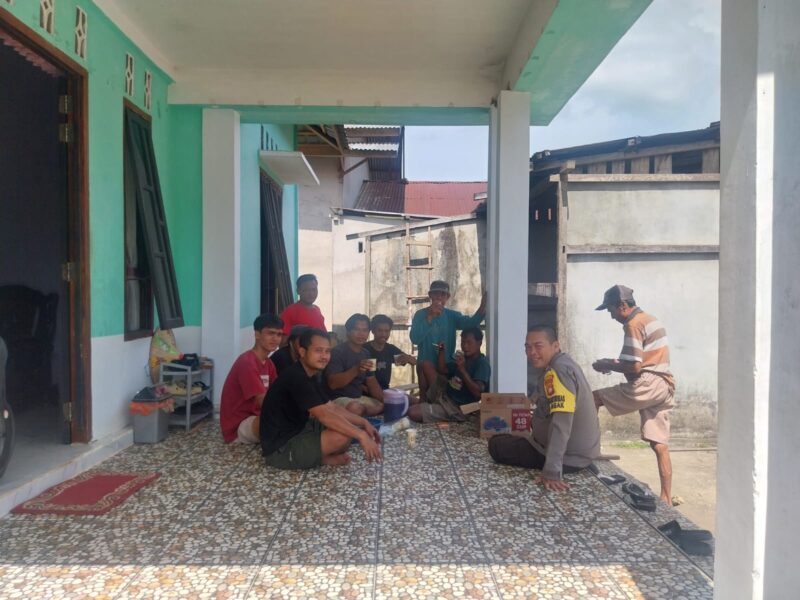 Sambang Humanis Bhabinkamtibmas Polsek Sebangki Perkuat Keamanan Lingkungan