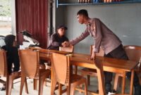 Dekat dengan Masyarakat, Polisi Sengah Temila Lakukan Patroli Dialogis