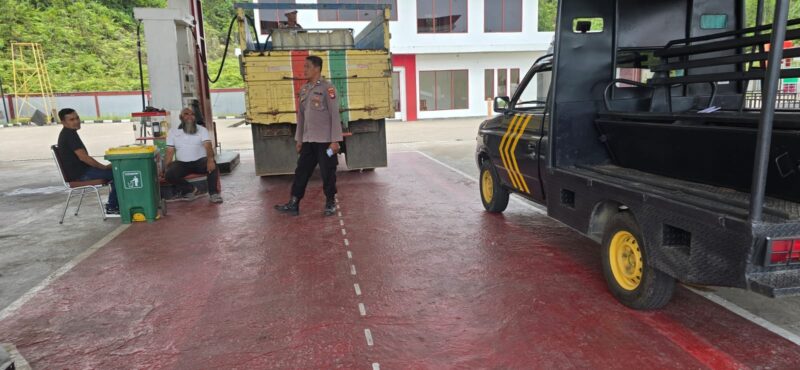 Polisi Mandor Gelar Patroli Siang di SPBU, Jaga Keamanan Tetap Kondusif