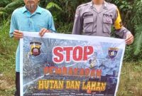 Bhabinkamtibmas Nanga Pinoh Gencarkan Sosialisasi Stop Karhutla ke Warga Desa